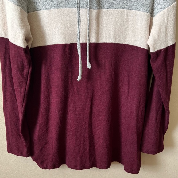 MARKET & SPRUCE Soft Curved Hem Colorblock Drawstring Cowl Neck Pullover Sweater - Picture 4 of 8